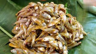 পাতত দিয়া মোৱা মাছ || patot diya muwa mass|| Assamese recipe || small fish cooked in a banana leaf |