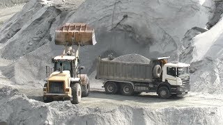 Самосвал Scania P380 погрузка щебня, Cat 972H