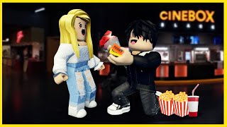 La CITA de Karla y Kevin en el CINE | Mamá vs Roblox