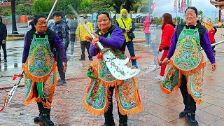 關聖帝君女乩耍關刀~眼神嘴型真的好像關公｜三重元聖宮前往台南南鯤鯓代天府蔡府千歲謁祖進香慶典