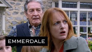 Emmerdale - Nicola Exposes Rodney's Business