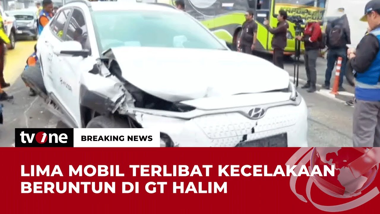 [BREAKING NEWS} Kecelakaan Beruntun Di GT Halim Utama Hancurkan ...