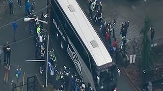 Raw: Seattle Fans Welcome Seahawks Home