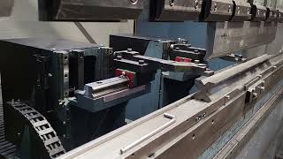 DURMA AD-S 30175 CNC press brake