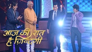 Amitabh Bachchan Shakes Leg With Jeetendra On ‘Aaj Ki Raat Hai Zindagi’