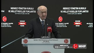 Cumhurbaşkanımız Sayın Recep Tayyip Erdoğan’a benzeyen bir maketin asılması şerefsiz bir hakarettir.