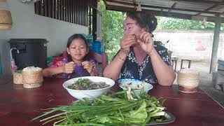 ตื่นมาหนิ่งข้าวเกือไก่กินข้าวกับหลานรุ้งมีความสุกจะ