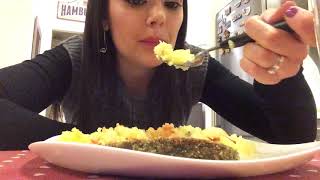 PRANZIAMO INSIEME - MUKKBANG o ASMR? PATATE E BURGER VEGETALE