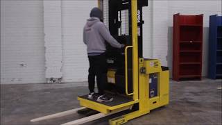 2007 YALE 3000 LBS  CAP ORDER PICKER FORKLIFT, WITH 2012 BATTERY 3