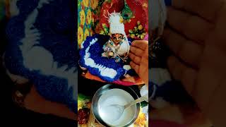 मैया ने लडडू को बिना तुलसी पत्ता डाले दूध दे दिया#laddugopal#radheradhe#krishna#viraltrending vdeos