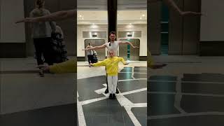 How to do arm wave