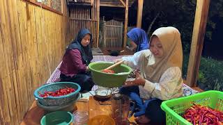 KATUMIRI KIDUL sedang live SAHUR BIKIN SAMBEL