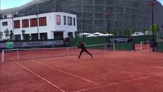 Cyril Hanouna affronte Gael Monfils au tennis