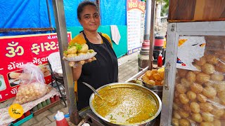 Ahmedabad Hardworking Lady Selling Ragda Panipuri With 5 Different Flavours Of Water Rs. 30/- Only😱