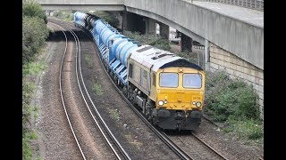 Class 66739 passing Shepherds Bush working 6Z47 RHTT wagon move.