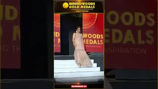 ആരാധകരുടെ മനംകവർന്ന് Jonita Gandhi-യുടെ Flying Kiss 😘😘😘 | Behindwoods Gold Medals 8th Edition