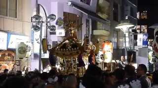 ２０１３年　赤坂氷川神社祭礼　宵宮巡行　夜の赤坂にお神輿♪。