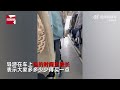 导游因游客消费低，长时间说教被全车大爷大妈怒怼：我们欠你的？