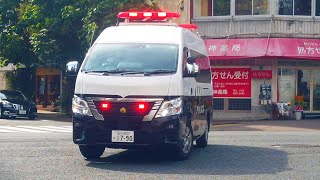 新富町から築地方面に向かう事故処理車 | 警視庁