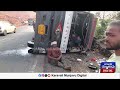 bharath benz lorry over turned ಅಂಕೋಲಾ ಶಿರೂರು ಗುಡ್ಡ ಕುಸಿತ ಸ್ಥಳದಲ್ಲಿ ಭಾರತ ಬೆಂಜ್ ಲಾರಿ ಪಲ್ಟಿ