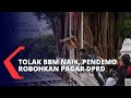 Desak Pembatalan Kenaikan Harga BBM, Mahasiswa Blokade Jalan Malioboro & Robohkan Pagar Gedung DPRD