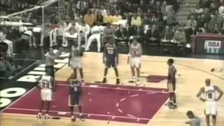Kobe Bryant 1997-98 • 33 points, 3 rebounds, 2 assists vs  Chicago Bulls