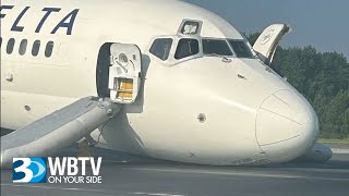 Plane Lands At Charlotte-Douglas International Airport Without Nose Gear