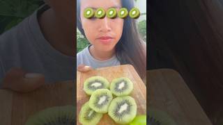 Eating green kiwi 🥝🥝🥝🥝