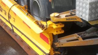 Mounting and demounting Meiren Snow truck sidewing