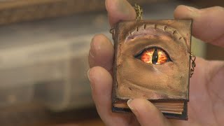 Redmond artist makes mouse-sized books you can wear - KING 5 Evening