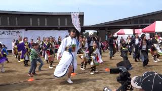 総踊り③  『よっしゃこい 』／空のえき そ・ら・ら 太陽のひろば／茨城どまんなかよさこい祭り2015