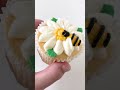 how to pipe buttercream daisy u0026 bee cupcakes