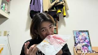 ただ俺がマックのエヴァンゲリオン味コラボバーガーを食べる。#マクドナルド