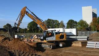 Liebherr R922 Generation 8 excavator with Straight Boom - Klomp Machineverhuur