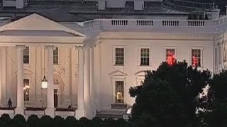 What's The Deal With the Mysterious Flashing Lights at the White House?