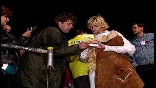 kurt cobain signing an autograph(extra bonus footage - reading festival dvd) HD