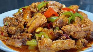 The head chef teaches you the home-cooked way of hot pepper chicken, with detailed steps, delicious