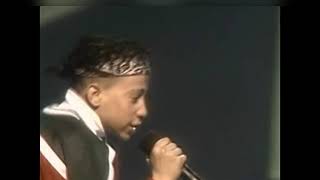 Kriss Kross "Jump" live! It's Showtime at the Apollo! 1992