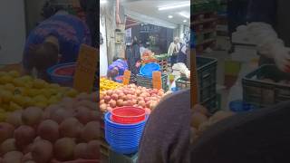 시장의 풍성한 과일들 ! 꿀단감 15개에 오천원 !!! Abundant Korean fruits!!! #재래시장 #streetfood #koreamarket #시장 #food