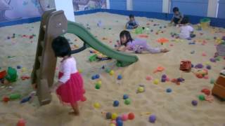 PLAY WITH BEACH SAND on indoor Playground for Kids play Slides kanayakirana