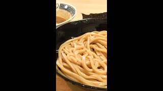 夜中に飲みながらとみ田のつけめんをすする男 #Shorts