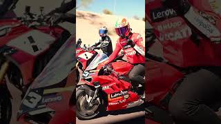 Custom Panigale V4 vs Multistrada 4 Pikes Peak | DUCATI WAR