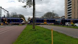 Spoorwegovergang Purmerend Overwhere // Dutch railroad crossing