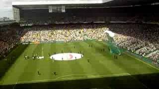 Celtic - St mirren, 3 in a row spl champions flag goes up.