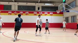 Thomas Heurtel practiced with his new team, Shenzhen Leopards, CBA