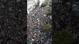 حشود غفيرة بالعاصمة في الجمعة الخامسة للحراك رغم البرد والمطر