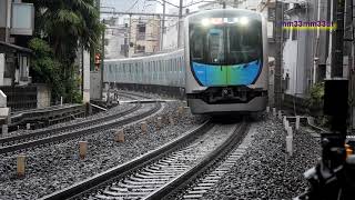 雨に霞む西武池袋線椎名町駅7時10分池袋ラビュー通過まで列車観察20210808