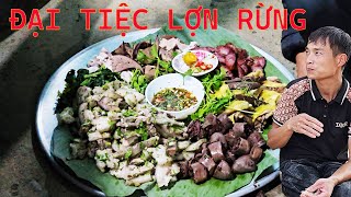 Đại tiệc cỗ thịt lợn rừng mâm lá chuối truyền thống - bí kíp tiết canh đông như thạnh