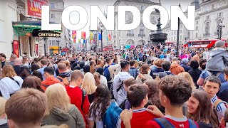 A Day in Central London: Navigating the Crowds on a Saturday - London City Tour 4K