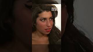 Amy Winehouse Calls Out Rude Reporter (2007)